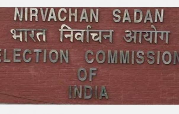 Aadhaar to voter ID Link | சீர்திருத்தமா? ஜனநாயக மீறலா? ஆதார்-  வாக்காளர் அட்டை இணைப்பில் எதிர்ப்பு எழுவது ஏன்?