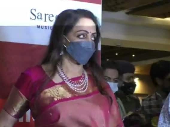 Indore News: हेमा मालिनी ने इंदौर को बताई अपनी पसंदीदा जगह, मथुरा को लेकर कही ये बात Indore News: हेमा मालिनी ने इंदौर को बताई अपनी पसंदीदा जगह, मथुरा को लेकर कही ये बात