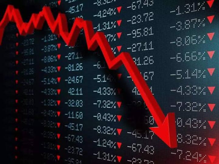 Sensex Crash: ஓமிக்ரான் அச்சுறுத்தல்… பிஎஸ்இ கடும் வீழ்ச்சி… 1100 புள்ளிகள் குறைந்த சென்செக்ஸ்!