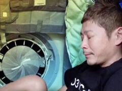 Japanese Space Tourist: जापानी अरबपति Yusaku Maezawa 12 दिनों के बाद स्पेस से धरती पर लौटे, जानिए उड़ान की कहानी