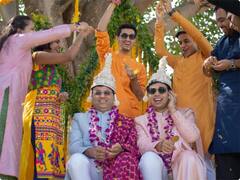 Telangana में समलैंगिक जोड़े ने रचाई शादी, परिवार के सदस्य भी रहे मौजूद, देखें तस्वीरें