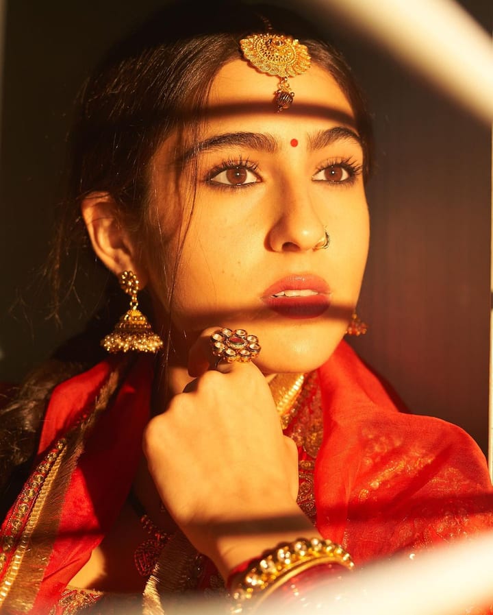 'अतरंगी रे' (Atrangi Re) चित्रपटात सारा अली खानसह (Sara Ali Khan) आणि अक्षय कुमार (Akshay Kumar), धनुष (Dhanush) झळकणार आहेत. (सौजन्य - सारा अली खान इंस्टाग्राम)