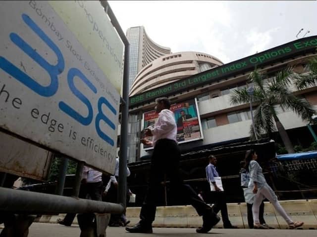 Sensex Climbs 86 Points, Nifty Above 18,300 Led By Gains in Auto, IT Stocks