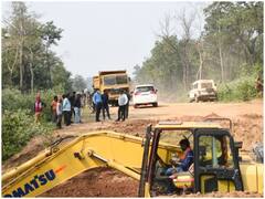 Bijapur News: बीजापुर जिले के सिलगेर गांव तक 20 साल बाद शुरू होगा यात्री बस का संचालन, अंतिम चरण में सड़क निर्माण