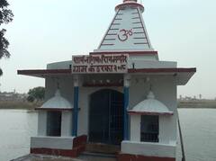 Chhattisgarh: पत्नी के प्यार में पागल शख्स ने खुदवा डाली तालाब, 400 साल से नहीं सूखा पानी, तस्वीरों में जानिए प्यार की ये आनोखी कहानी