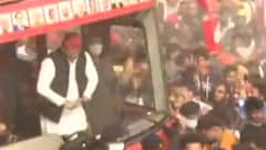 Akhilesh ने Mainpuri से शुरू किया विजय रथ यात्रा का 8वां चरण, उमड़ा कार्यकर्ताओं का हुजूम