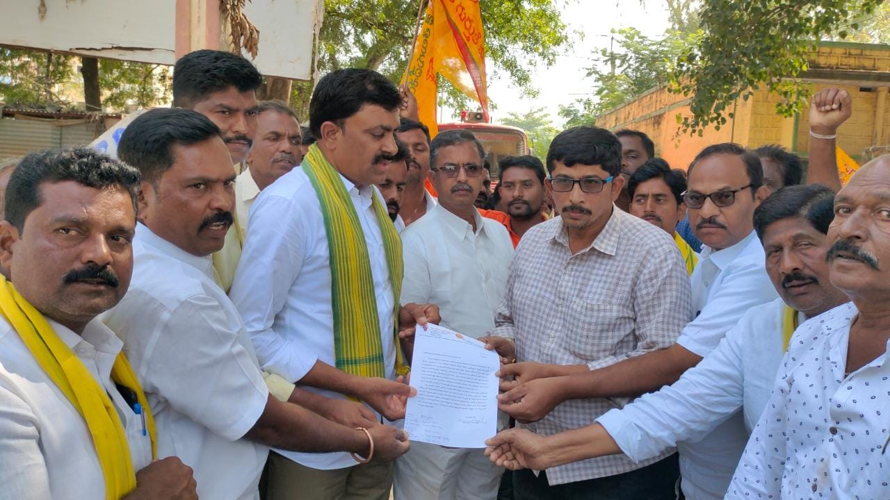 TDP అధినేత కాదు కదా.. ఎవరూ చెప్పినా మేం మారేది లేదంటోన్న అనంతపురం టీడీపీ నేతలు..!