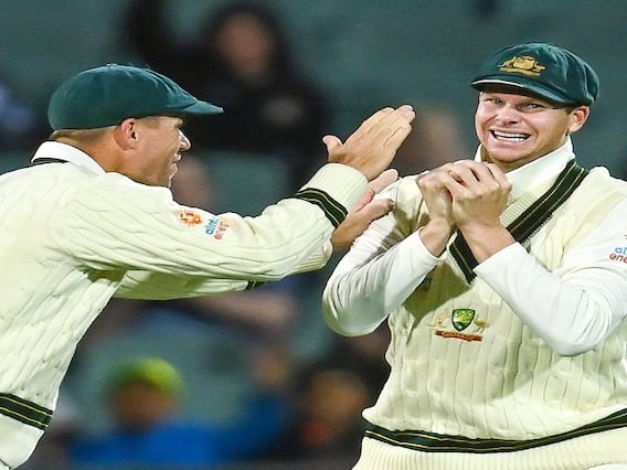 Ashes, 2nd Test: திணறும் இங்கிலாந்து... ஆஷஸ் தொடரில் 2-0 என ஆஸி., முன்னிலை Ashes, 2nd Test: திணறும் இங்கிலாந்து... ஆஷஸ் தொடரில் 2-0 என ஆஸி., முன்னிலை