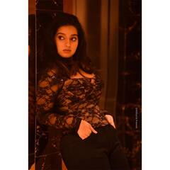 Malavika Menon Pics: மாளவிகா மேனனின் அசத்தல் க்ளிக்ஸ்...!