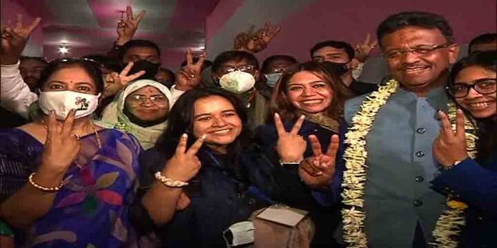 ফিরহাদ হাকিমের স্ত্রীর কথায়,