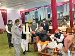 UP Election 2022: भागवत-मुलायम की तस्वीर से सियासी गलियारे में बढ़ी हलचल, सोशल मीडिया पर जमकर चर्चा, कांग्रेस ने साधा निशाना