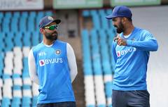 India vs South Africa: कोहली से बैटिंग टिप्स लेते दिखे लोकेश राहुल, प्रैक्टिस के दौरान जमकर पसीना बहा रहे टीम इंडिया के खिलाड़ी