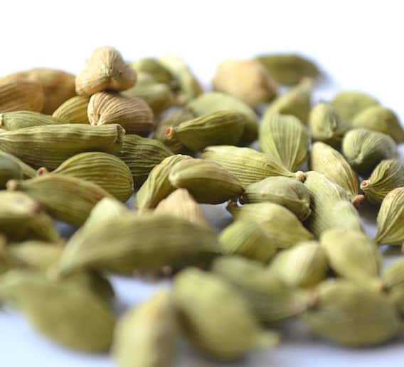 छोट्याशा वेलचीचे मोठे फायदे