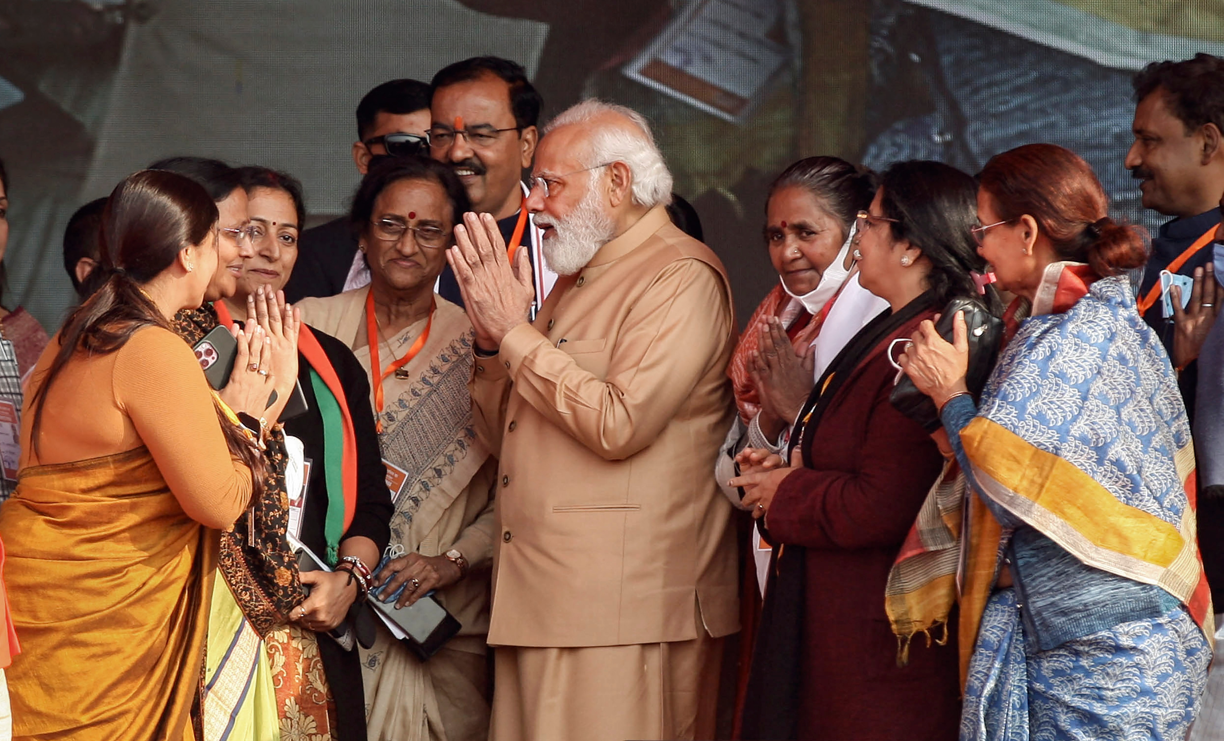 PM Modi To Transfer Over Rs 1000 Crore To Women Empowering Schemes ...