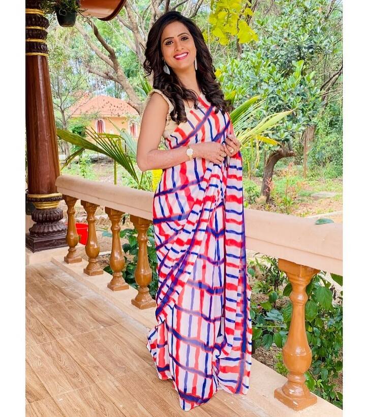 యాంకర్గా కెరీర్ స్టార్ట్ చేసిన ప్రశాంతి బడా స్టార్స్ ని ఇంటర్యూ చేసింది. 'అనగనగా అలా జరిగింది', 'ఎఫైర్', 'లైన్' సినిమాల్లో నటించిన ప్రశాంతి టీవీ సీరియల్స్లో విలన్ రోల్స్ లో తనకుంటూ ప్రత్యేక గుర్తింపు తెచ్చుకుంది.