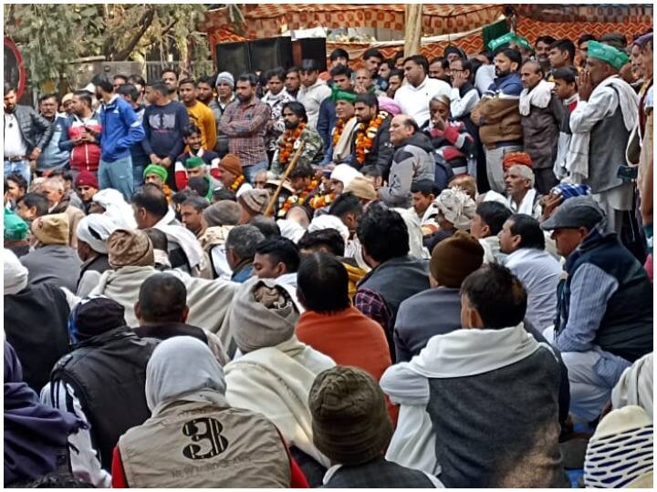 Noida Farmers Protest against Noida Authority hunger strike movement got support of Akhilesh Yadav and Sanjay Singh ann Noida Farmers Protest: नोएडा प्राधिकरण के खिलाफ आमरण अनशन पर बैठे किसान, आंदोलन को मिला अखिलेश यादव का समर्थन