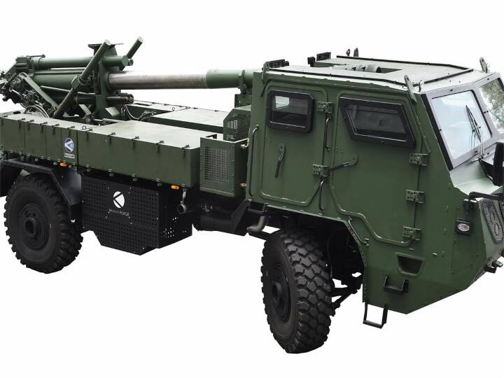 Rajnath Singh lifted the curtain from the indigenous cannon of Bharat Forge Company presented it Pune ANN 30 सेकेंड में 3 राउंड फायर कर सकती है भारत-फोर्ज की स्वदेशी तोप, Rajnath Singh ने किया दुनिया के सामने पेश