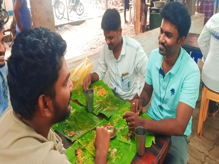 Watch Video | யாதும் சோறே.. சுண்டி இழுக்கும் மதுரை மேலூர் கூரைக்கடை உணவகம்.. இது Food லவ்வர்ஸ் கார்னர்..