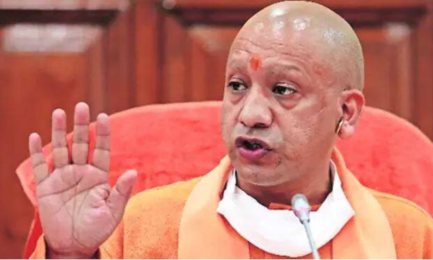 યોગી આદિત્યનાથ ઉત્તર પ્રદેશના 21મા મુખ્યમંત્રી છે. સીએમ યોગી પાસે ટોયોટા ફોર્ચ્યુનર અને ઈનોવા કાર છે. તેમણે આ માહિતી 2017ની ચૂંટણીની એફિડેવિટમાં આપી હતી.