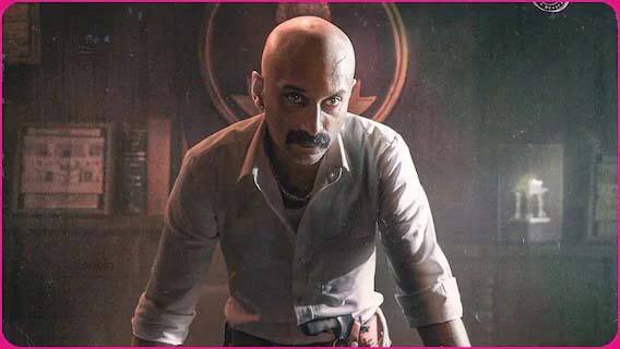 पुष्पा : द राइज पार्ट एकमध्ये विलनची भूमिका करणाऱ्या फहाद फासिलचे साऊथ सिनेमात मोठे नाव आहे. त्याने या सिनेमासाठी साडेतीन कोटी रूपये घेतले आहेत.