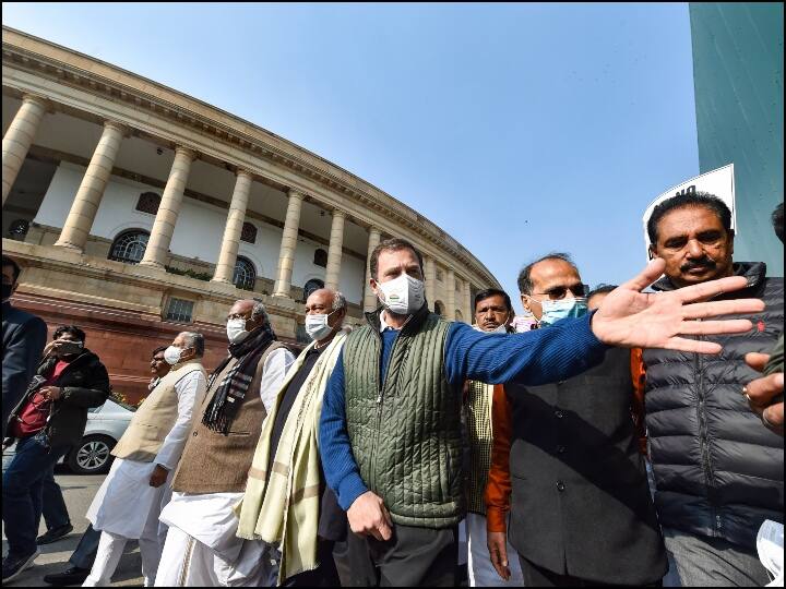 अजय मिश्र टेनी के खिलाफ कार्रवाई को लेकर सत्तापक्ष और विपक्ष आमने सामने है और इसका सीधा असर सदन की कार्यवाही पर भी पड़ रहा है. (तस्वीर: पीटीआई)