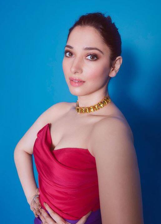 பார்த்தால் பார்க்க தோன்றும் பேரை கேட்க தோன்றும்