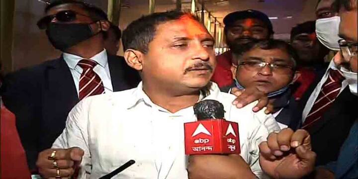 কলকাতা পুরভোটে মাত্র ১০ টি ওয়ার্ডে জিতেছেন বিরোধীরা। ৫০ নম্বর ওয়ার্ডে জিতেছেন বিজেপির সজল ঘোষ।