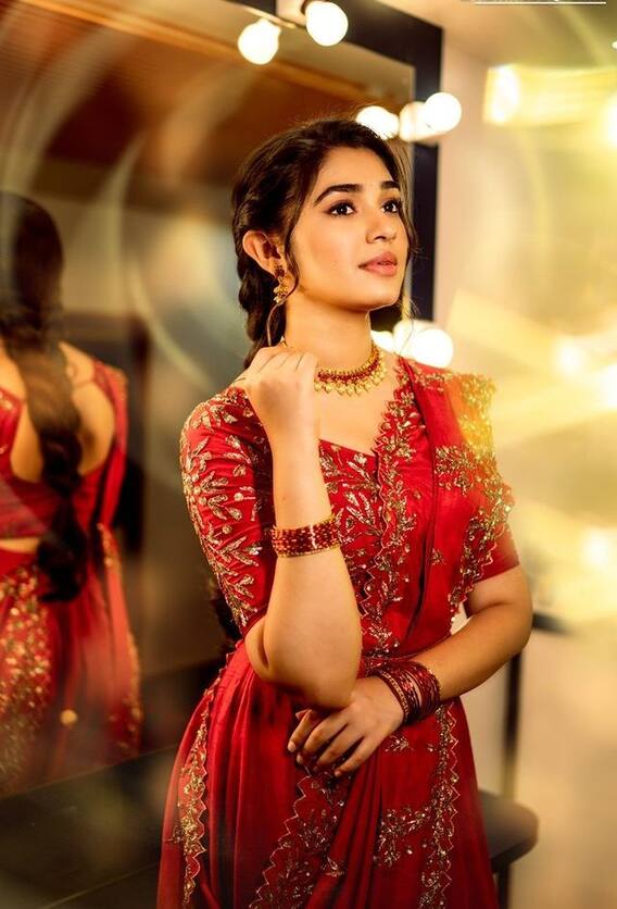 Krithi Shetty: ట్రెడిషనల్ ఎటైర్ లో బేబమ్మ.. ఎంత అందంగా ఉందో..