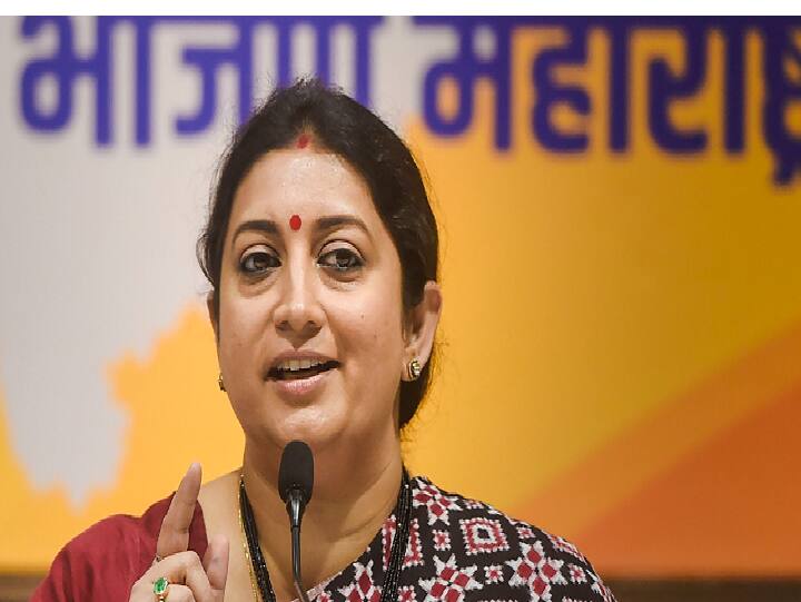 Smriti Irani's 'One Single Slap' From Mom Gyaan Prompts Bata Chappal Comments ‛ஒற்றை அறையில் ஞானம் பிறக்கும்..’ சிலாகித்த ஸ்மிருதி இராணி; உற்சாகமான நெட்டிசன்கள்!