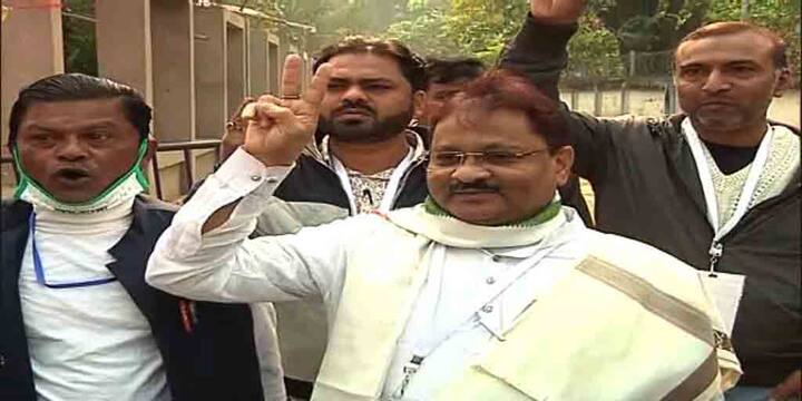 কংগ্রেস জিতেছে দুটি ওয়ার্ডে। ১৩৯ নম্বর ওয়ার্ডে জিতেছেন ওয়াসিম আনসারি।