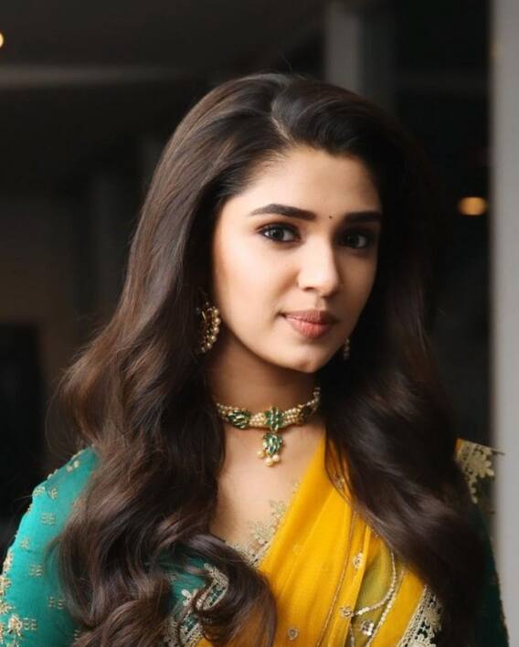 Krithi Shetty: ట్రెడిషనల్ ఎటైర్ లో బేబమ్మ.. ఎంత అందంగా ఉందో..