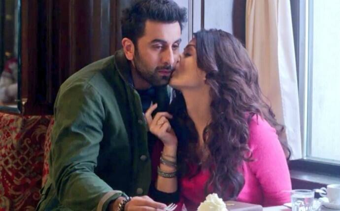 ऐश्वर्या राय बच्चन ने शादी के बाद करण जौहर की फिल्म ऐ दिल है मुश्किल में काम किया था. फिल्म में ऐश्वर्या के अपोजिट थे रणबीर कपूर. ऐश्वर्या फिल्म में खुद से 9 साल छोटे रणबीर कपूर संग रोमांस करती नजर आई थीं.