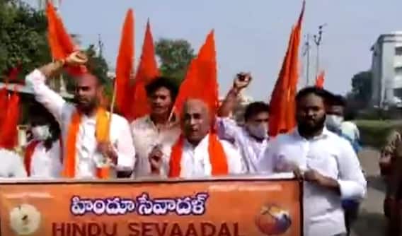 Pushpa Controversy: భక్తిపాటలు...ఐటమ్ సాంగ్స్ ఒకటేనంటూ దేవిశ్రీప్రసాద్ చేసిన వ్యాఖ్యలపై వివాదం