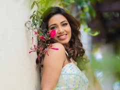 Nivetha Pethuraj Photos: అప్పుడే వికసించిన మల్లెపూవులా ఉన్న నివేదా పేతురాజ్