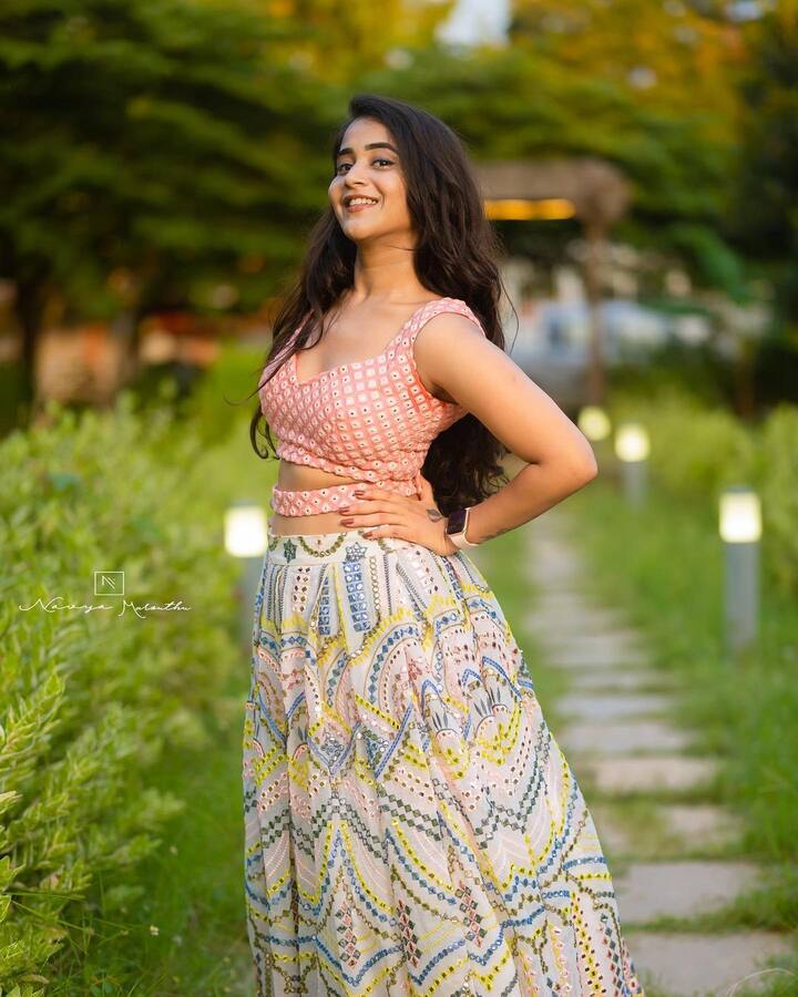 షన్ను రెండో స్థానంలోకి రావడమే ఎక్కువని ఫీలవుతున్నారు చాలా మంది జనాలు. నిజానికి దీప్తి సునయన కూడా షన్నుకు బహిరంగంగా అంత సపోర్ట్ చేసినట్టు కనిపించలేదు.(Image credit: Deepthi Sunaina/Instagram)