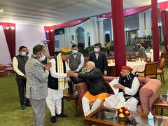 Mulayam Singh Yadav's Photo With Mohan Bhagwat Creates Buzz Ahead Of UP Election