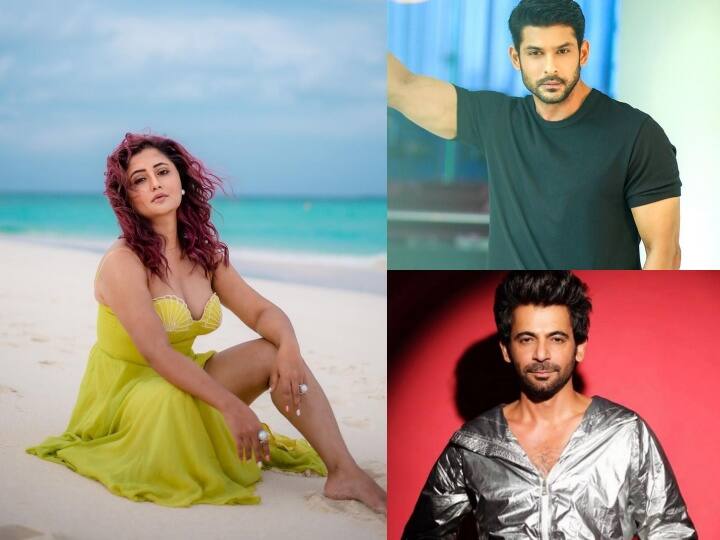 साल 2021 में रश्मि देसाई (Rashmi Desai) से लेकर सिद्धार्थ शुक्ला (Sidharth Shukla) समेत कई एक्टर्स ने ओटीटी प्लेटफॉर्म ना सिर्फ डेब्यू किया बल्कि जमकर धमाल भी मचाया.