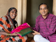 VIDEO : सांज ये गोकुळी, सावळी सावळी, मंत्रमुग्ध करणारं मंगलाताईंचं सुरेल गाणं ऐकाच!