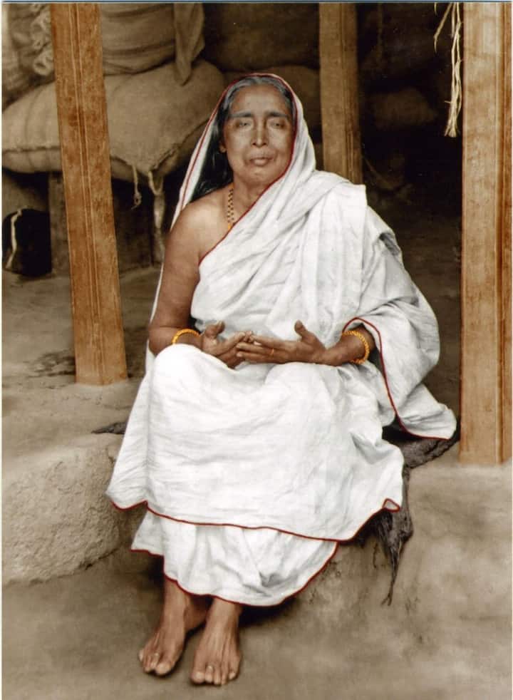 আজকের দিনে তাঁর উপদেশি যেন জীবন দর্শায়। তিনি বলেছিলেন, “মনটাকে বসিয়ে আলগা না দিয়ে কাজ করা ঢের ভাল। মন আলগা হলেই যত গোল বাধায়।”