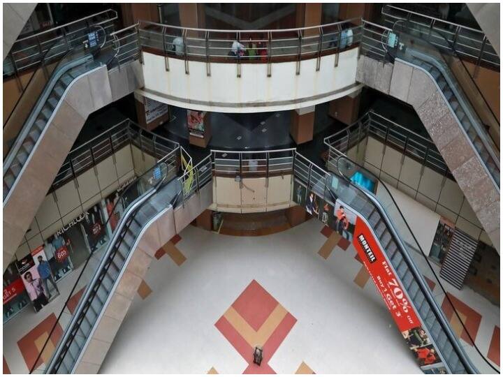 Haryana Corona Guidelines: वैक्सीन की दोनों डोज नहीं लेने वालों को हरियाणा सरकार ने दिया झटका, 1 जनवरी से इन जगहों पर होगी नो एंट्री Haryana Corona Guidelines Anil Vij said that from January 1 fully vaccinated will be allowed to enter malls, restaurants Haryana Corona Guidelines: वैक्सीन की दोनों डोज नहीं लेने वालों को हरियाणा सरकार ने दिया झटका, 1 जनवरी से इन जगहों पर होगी नो एंट्री