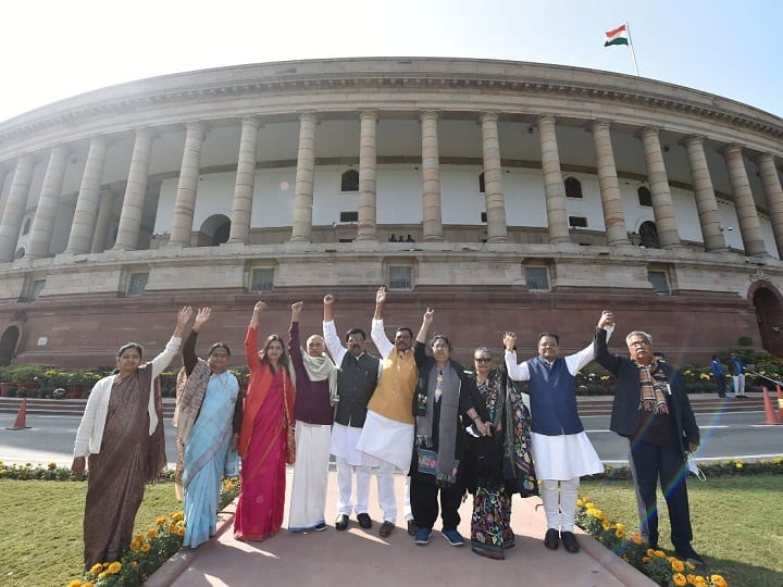 Parliament Winter Session 2021 Lok Sabha Rajya Sabha Both the houses adjourned sine die Parliament Winter Session: ఒకరోజు ముందే ముగిసిన పార్లమెంటు సమావేశాలు.. ఎన్ని గంటలు వృథా తెలుసా?