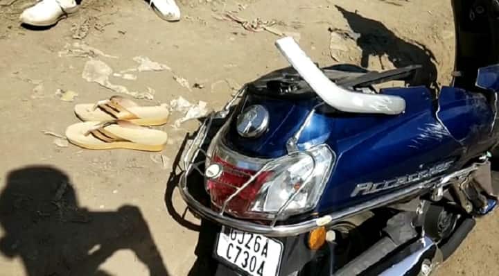 Bharuch : Truck hit bike and couple died on the spot Bharuch : ટ્રકની અડફેટે મોપેડ પર જતાં દંપતીના મોતથી અરેરાટી