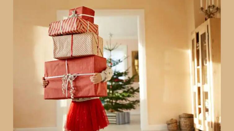 Christmas 2021 Gift Ideas: Surprise Kids With Wonderful Presents & Become Best Santa Christmas 2021 Gift Ideas: বড়দিনে বাড়ির খুদে সদস্যদের কী কী উপহার দিতে পারেন?