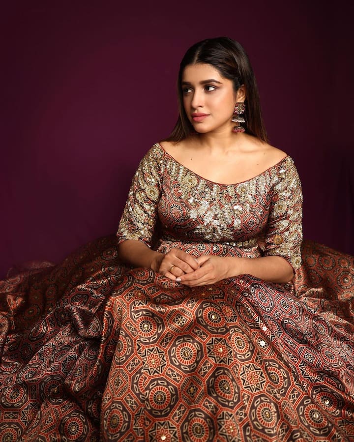 संस्कृतीच्या या लूकला नेटकऱ्यांची पसंती मिळाली आहे. (Photo:@sanskruti_balgude_official/IG)