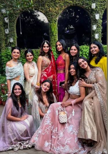 The ‘Brahmastra’ actress recently attended her childhood friend Meghna Goyal’s wedding. The bride squad looked all happy and gay.