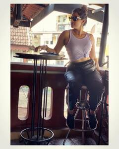 Actress shilpa manjunath : சட்டையை கழட்டி, சேட்டையை செய்த ஷில்பா மஞ்சுநாத்... அழகிய ஹாட் புகைப்படங்கள்!