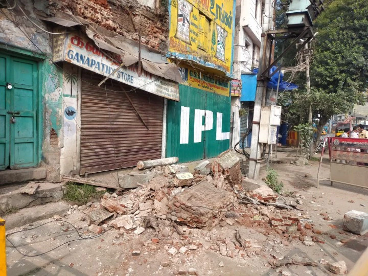 Tamil Nadu: Cop Dies After 110-Year-Old Dilapidated Building Collapses In Madurai Tamil Nadu: Cop Dies After 110-Year-Old Dilapidated Building Collapses In Madurai