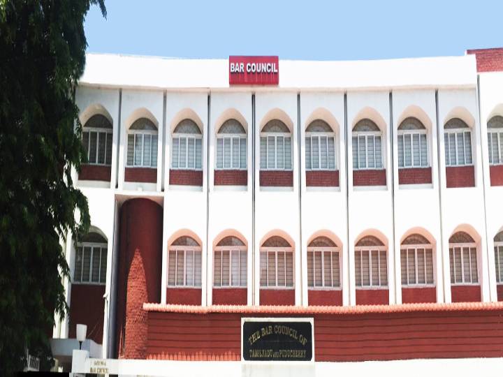 Chennai High Court: வீடியோ விசாரணையில் சென்னை வக்கீலின் பாலியல் செயல்பாடு.. கடுப்பான நீதிபதிகள்.. விதிக்கப்பட்ட தடை