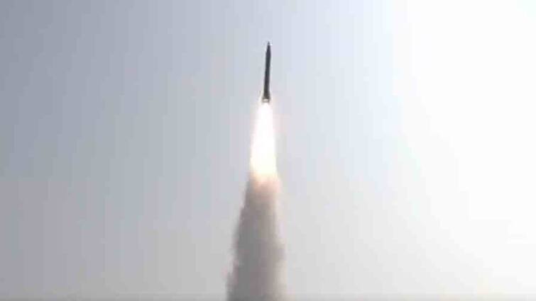 Pralay Missile Test India successfully testfired surface to surface ballistic missile strike targets 150 to 500 kms: DRDO Pralay Missile Test: মাঝ আকাশে দিশা পাল্টাতে সক্ষম, ওড়িশায় সফল উৎক্ষেপণ  'প্রলয়' ক্ষেপণাস্ত্রের