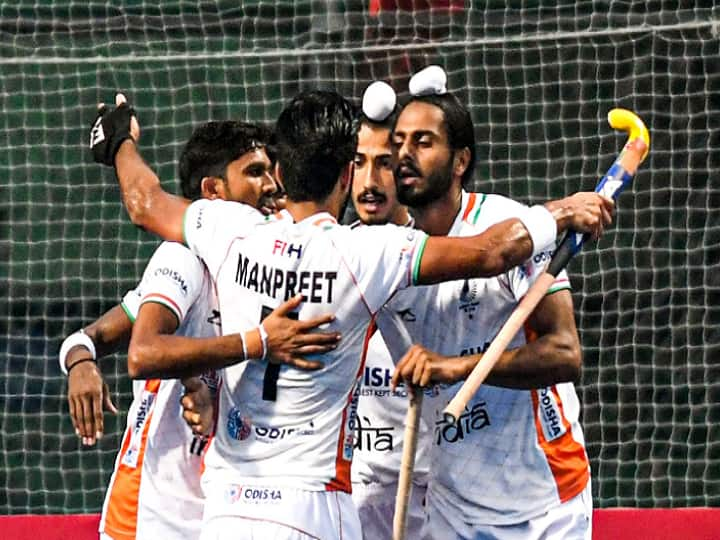 Asian Champions Trophy Hockey 2021, India vs Pakistan India beat Pakistan 4-3 to win bronze medal India vs Pakistan Hockey 2021 : तिसऱ्या स्थानासाठीच्या सामन्यात पाकिस्तानला मात देत भारत विजयी, कांस्य पदकावर कोरलं नाव